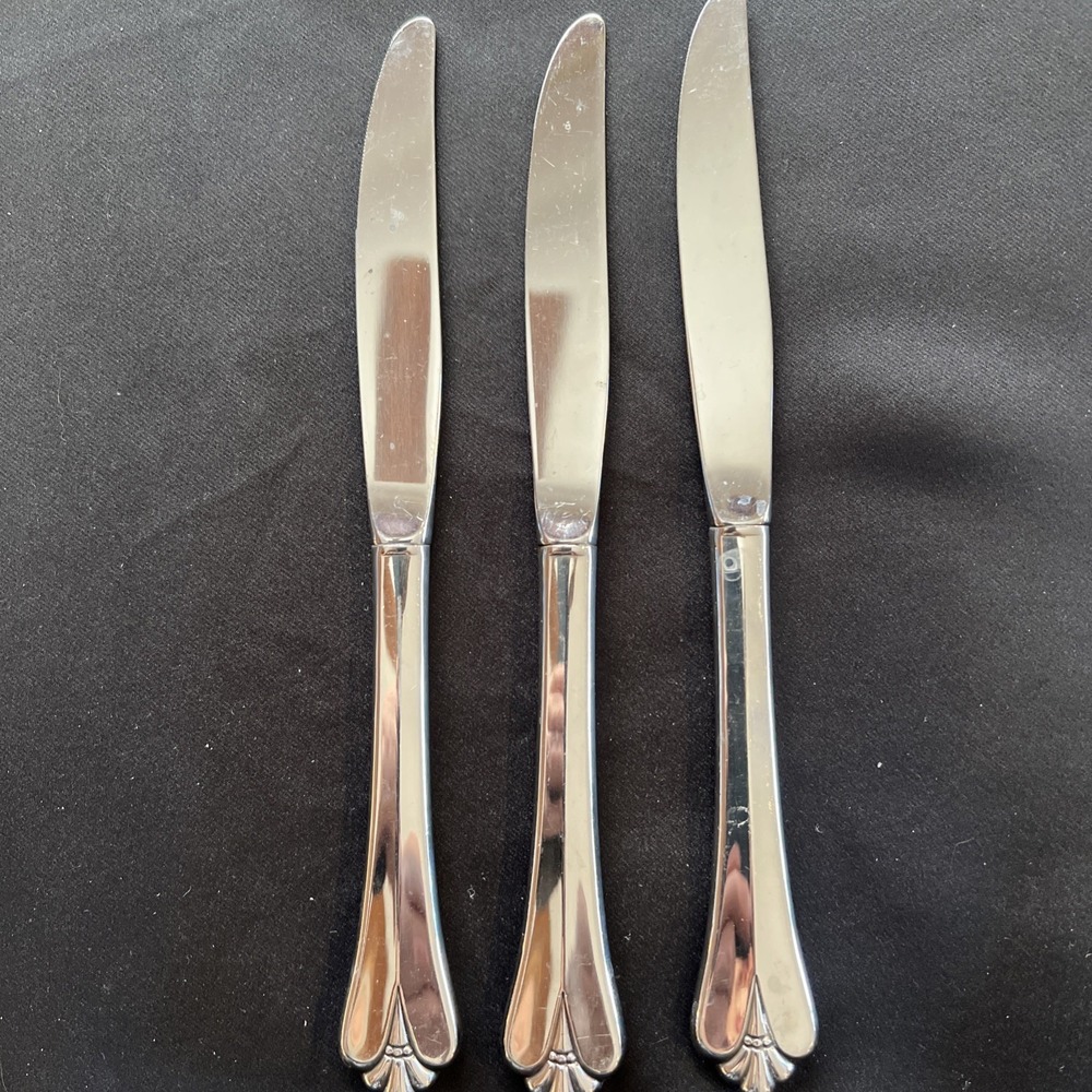 3 - Oneida ROYAL FLUTE Serated Steak Knife Stainless Flatware Silverware
